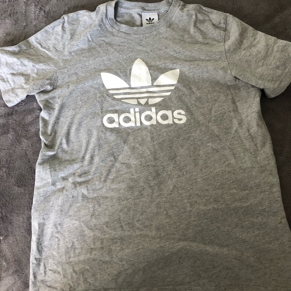 Gray Adidas t-shirt - Picture 1 of 1